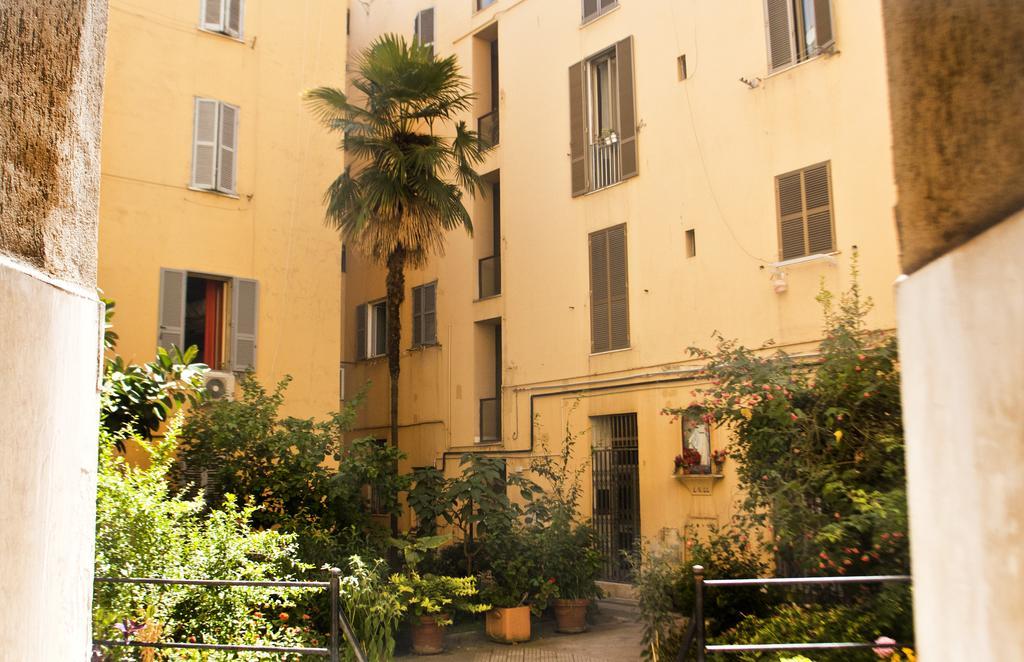 San Lorenzo 42 Rome Extérieur photo